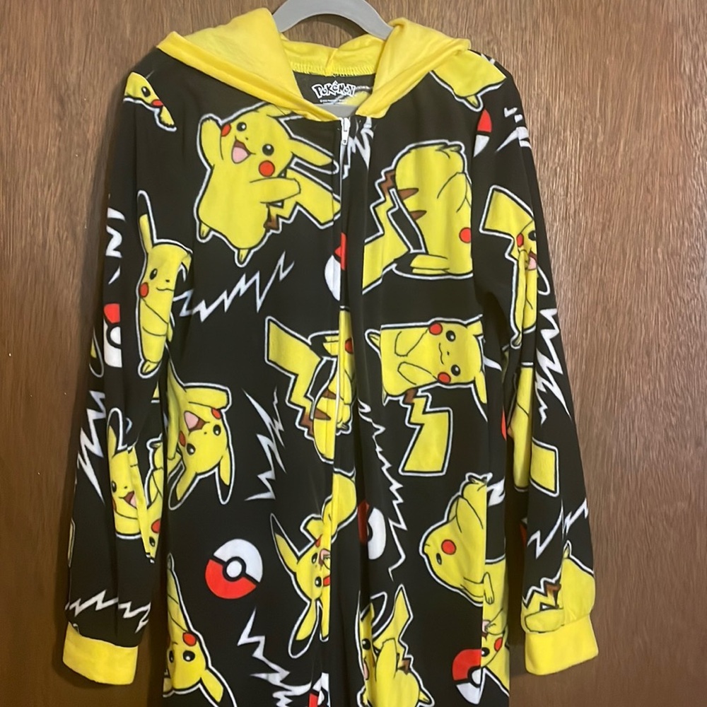 Pokémon Onesie & Pokémon Pajamas Boys Size 10 - 12